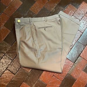 Roundtree & Yorke khaki trousers 40” X 30” pleated and cuffed